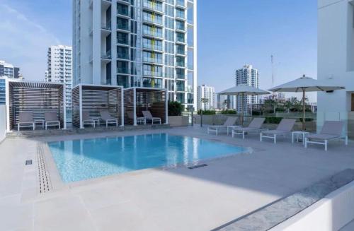 Modern 1BD APT In Binghatti Burj Khalifa Skyline, Dubai (Foto 9)