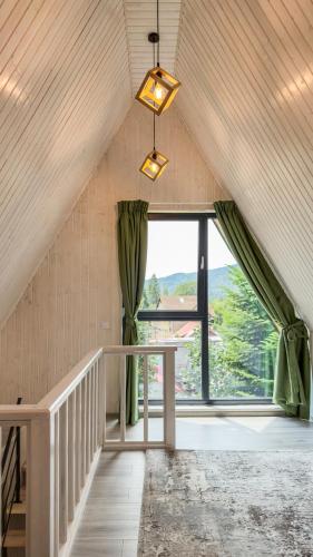 周邊環境, A-Frame Valley in 波伊安納塔普魯