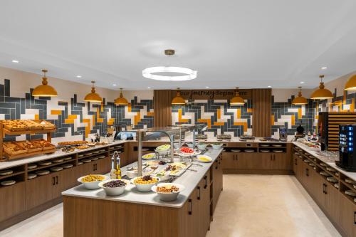 Hampton By Hilton Istanbul Sisli, Стамбул (фото 8)