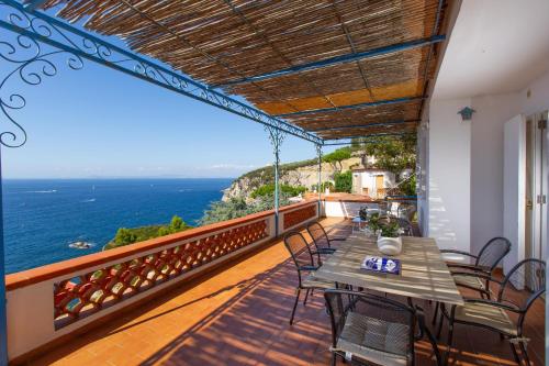 Il Respiro del Mare con vista Capri in Riviera di Marcigliano
