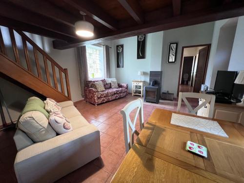 Sequoia cottage in Avent