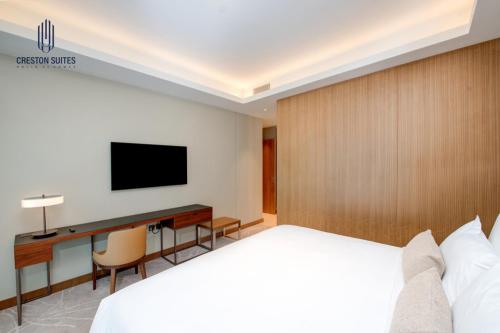 Prestige 2BR Opera Suite - Spacious Comfort Pool & Gym - image 3