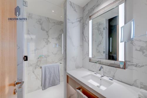 Prestige 2BR Opera Suite - Spacious Comfort Pool & Gym - image 2