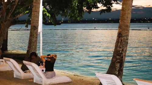 Manawari Beach Resort in Babak District - Samal Island