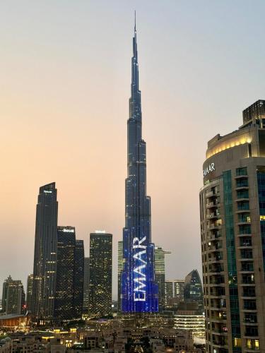 Mahenti - Sterling · Mesmerizing views of The Burj & Downtown Dubai