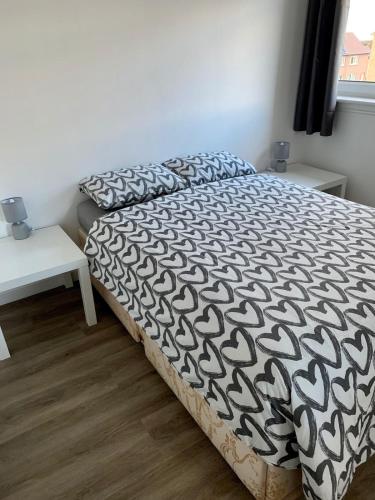 2 bedrooms in a house with free parking in Делкейт