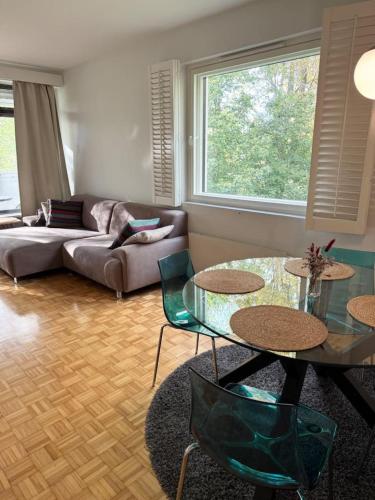 HHH PIKKUCASA Beautiful Helsinki apartment close to Lauttasaari metro, Хельсинки