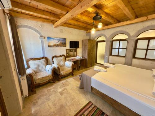 Cappadocia Caves Hotel Room Type - Deluxe Queen Room