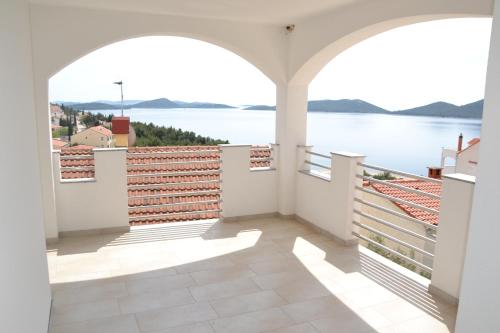  House with Sea View in Drage