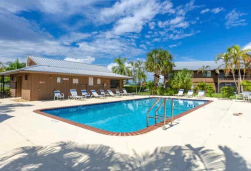 Úszómedence, Waterfront Condo by the Marina in Clewiston