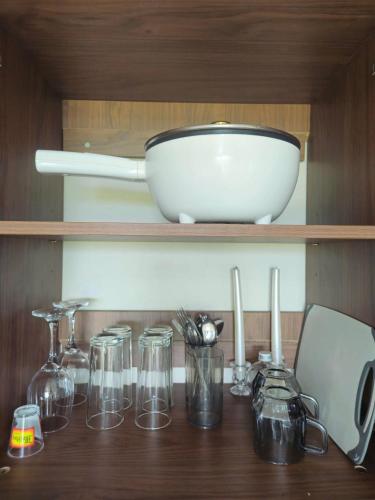 Cozy Studio with Balcony and Pool Near Airport and Beaches, Suba (foto 9)