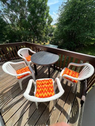 balcon/terasă, Große Wohnung mit großem Balkon in Altenkirchen (Westerwald)