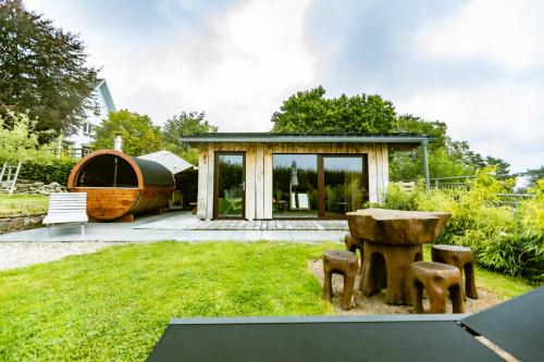 Kert, Terrier Ovifat - Nature Jacuzzi & Sauna in Ovifat