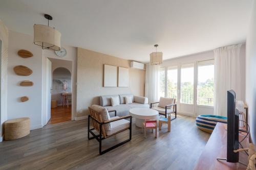 Art de Recevoir - Prestige & Vue Panoramique sur Saône - Parking Privé T3 Appartement Climatisé - Location saisonnière - Fontaines-sur-Saône