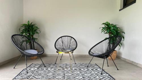 balkon/terras, Stilvolle & ruhige Ferienwohnung mit Terrasse & Garten in Petershagen