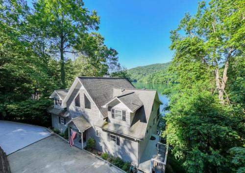 Waterfront Vacation Properties in Elbow Cay