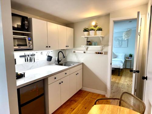 ห้องครัว, NookSide Nest 1 bedroom Upstairs suite King, Queen, Kitchenette, Parking in คาร์ลตัน เพลซ (ออนตาริโอ)