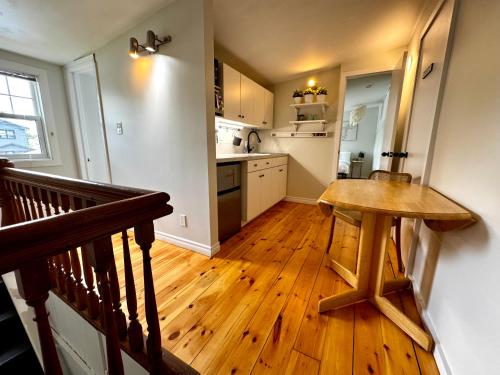 ห้องครัว, NookSide Nest 1 bedroom Upstairs suite King, Queen, Kitchenette, Parking in คาร์ลตัน เพลซ (ออนตาริโอ)