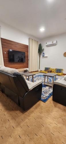 Private Room in Sur House in Sur