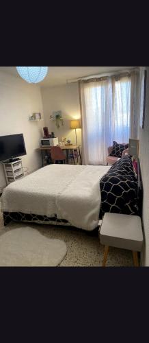 loue chambre chez l'habitant in Saint-Victoret