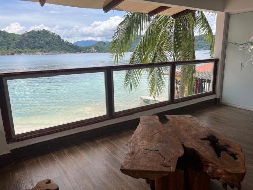 Cantina Indio Twostories Front BeacHouse in 格蘭德島