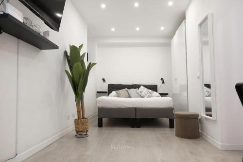 Suite just a few steps from the Station, Aquarium, and Rolli