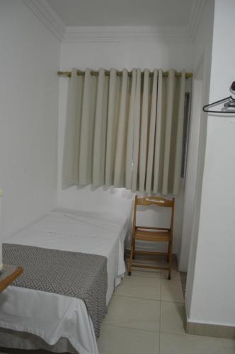 4 twin beds