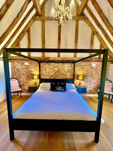 Luxury barn with pool table near Southwold in เบคเคิล