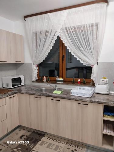 кухня, Pensiunea Mariana in Сукевіта