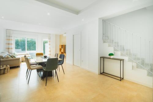 Lujoso chalet con jardín privado a 300 metros de la playa (Lujoso chalet con jardin privado a 300 metros de la playa) in Fuente del Gallo Beach