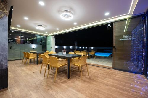 Banketu zāle, Luxury apartments Villa Wood NEW in Graberje Ivanicko