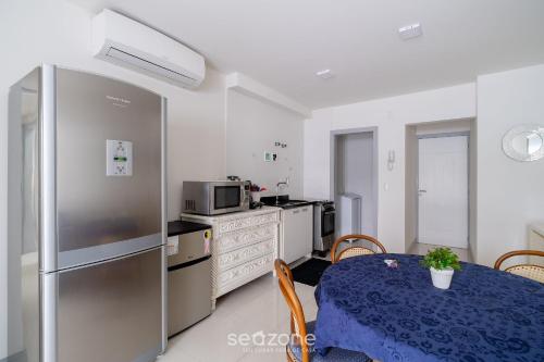 ห้องครัว, Apartamentos a 110m da Praia em Floripa - AGC in กาโชเอย์รา โด บอม เชซุส