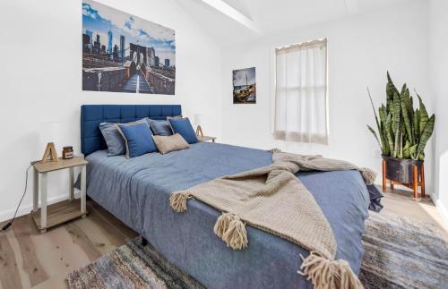 Stylish And Roomy Full House Dtwn - image 12
