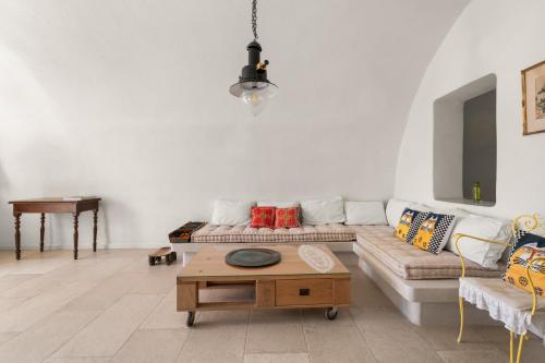 Mantilida Villa in Emporeio