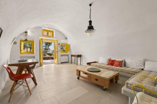 Mantilida Villa in Emporeio