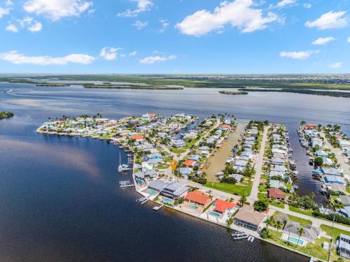 Kokopelli Villa - Matlacha waterfront close to Cap Coral - private home locally managed, fair & honest pricing detail