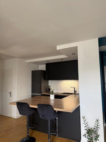 T2 Élégant, proche de Genève, avec parking (T2 Elegant, proche de Geneve, avec parking) in 昂比伊