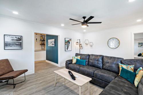 Spacious 3br 2ba Cottage Steps to Water & Downtown in Lake Worth (Florida)