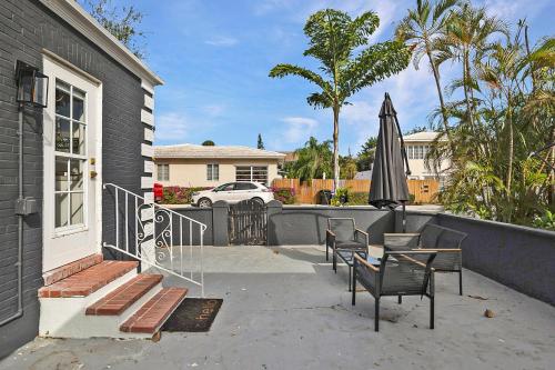 Spacious 3br 2ba Cottage Steps to Water & Downtown in Lake Worth (Florida)