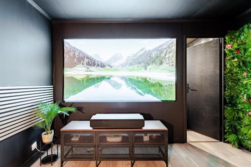 Secret SPA Jacuzzi & Cinema