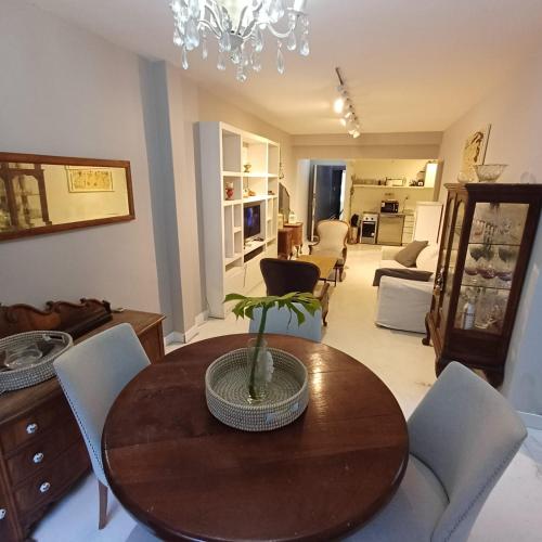 Hermoso 4 ambientes con jardin en Recoleta - Barrio Norte in La Adela
