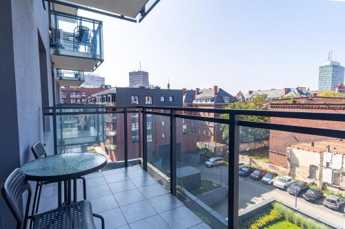 Modern two bedroom shipyard view apartment by Grand Apartments - image 4