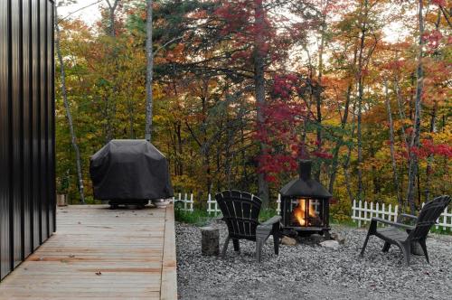 Cabin N2 Le Signal Forest View and Jacuzzi in Kiamika (QC)