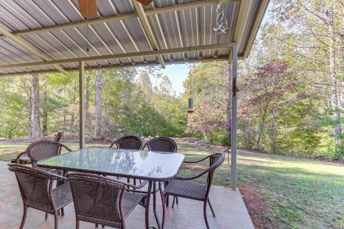 8 Mi to Tellico Plains: Family Home Near Trails! in Englewood (TN)