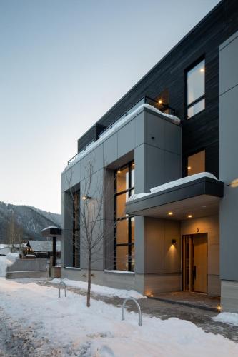 Glenwood Townhouse Unit 2