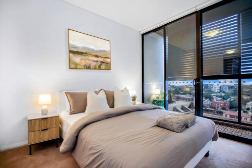 Jack's Citylight Retreat with Free Parking #8 in Waterloo
