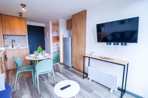 HOM I 1D1B, WiFi, Full equipado, calefactor eléctrico, Cerca al Lago
