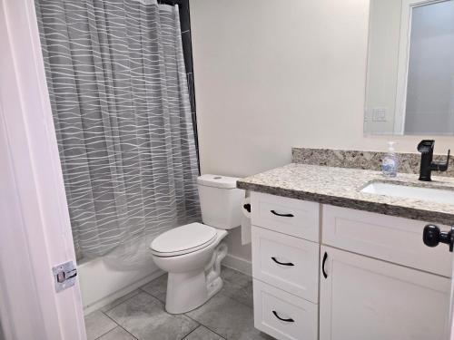 Gallery on 59th homestay NOT A HOTEL in Fênix (AZ)