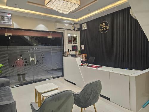 Hotel Crystal Sarovar in Mirzapur