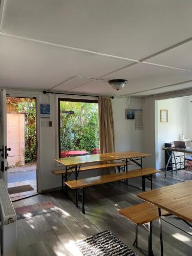 Koplietošanas atpūtas telpa ar TV, Patagon Backpackers in Kojaikve